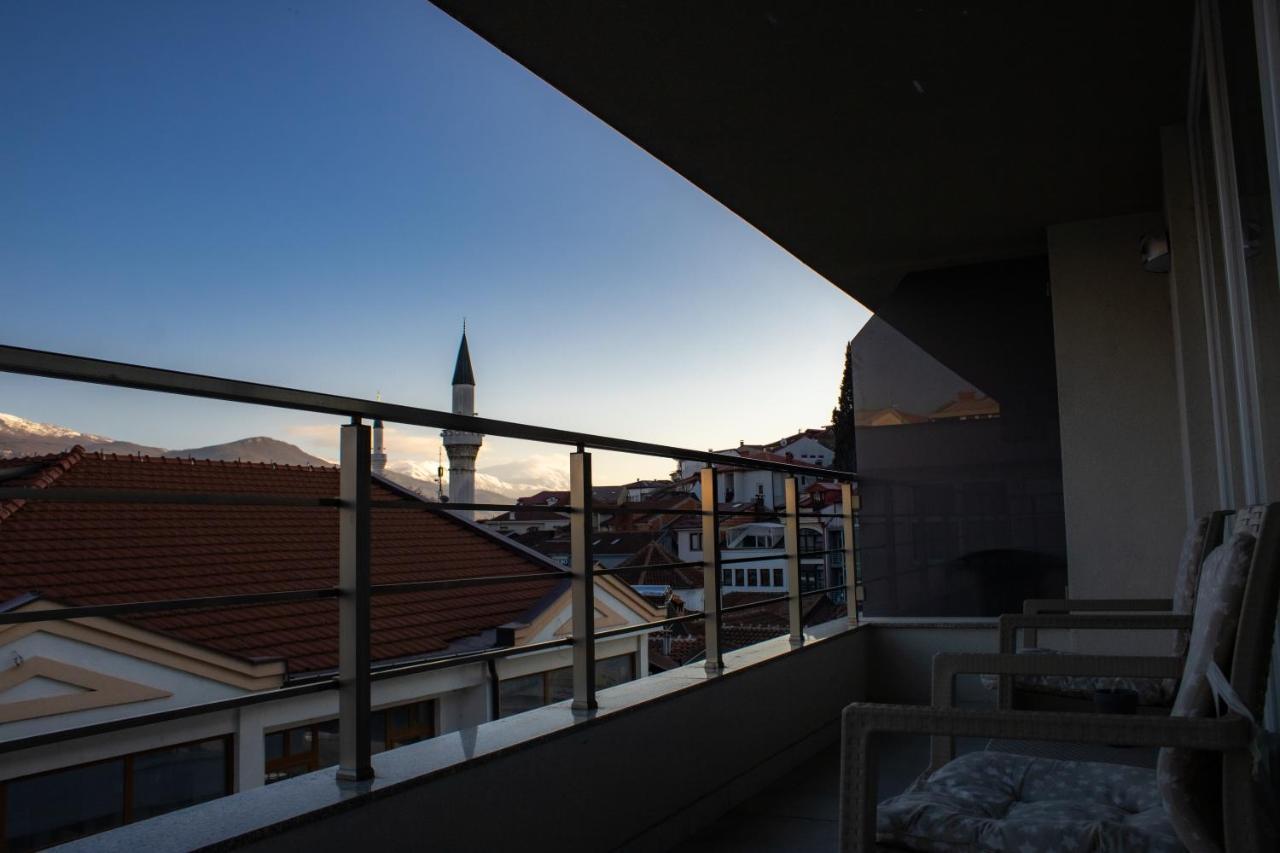 Apartment Center 2 *