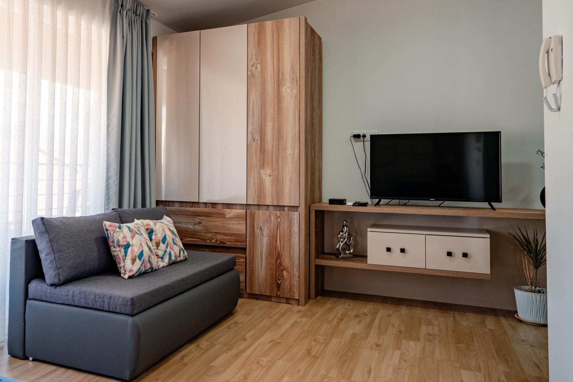 Center 2 Apartment